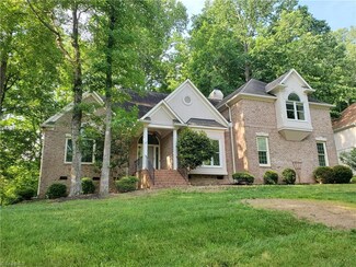 4502 Jamesford Dr, Jamestown, NC 27282