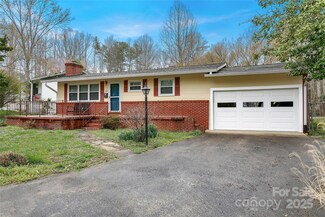 111 Outland Ave, Brevard, NC 28712