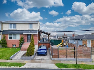 179 Lamport Blvd, Staten Island, NY 10305