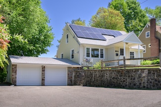 111 Wilcox St, Bristol, CT 06010