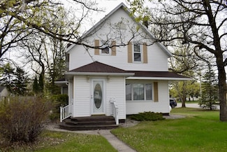 105 Main St, Karlstad, MN 56732