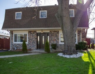 9343 S 80th Ct, Hickory Hills, IL 60457