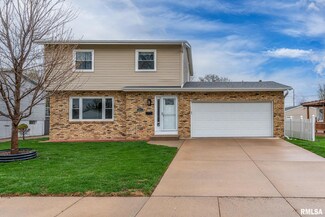 3841 Greenbrier Dr, Bettendorf, IA 52722