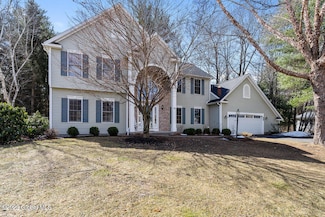 86 Columbine Dr, Glenmont, NY 12077