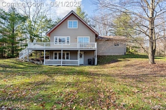 2760 Erin Dr, Metamora, MI 48455