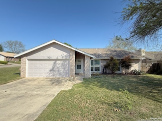 7401 Oak Marsh St, Live Oak, TX 78233