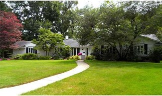 2901 Hardale Blvd, Ottawa Hills, OH 43606