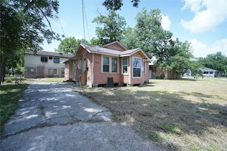 706 Thomas Ave, Pasadena, TX 77506