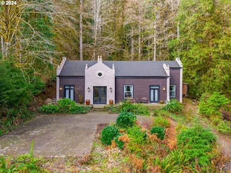 71465 Northshore Dr, Clatskanie, OR 97016