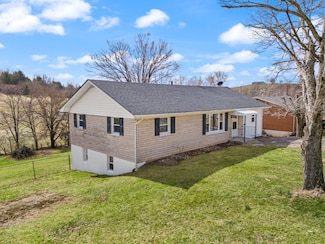 151 Hilltop Dr, Winchester, KY 40391