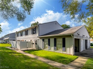 20397 Williamsburg Ct Unit 222C, Middleburg Heights, OH 44130