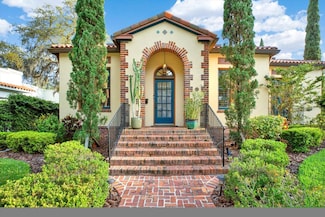 4510 W Beachway Dr, Tampa, FL 33609