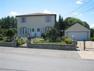 30 Curran Rd, Cumberland, RI 02864