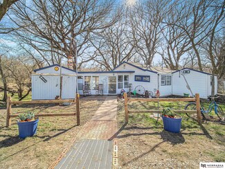 2071 Cabin Cir, Milford, NE 68405