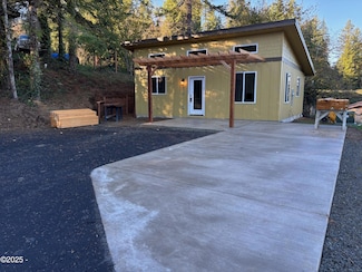 810 SE Beaver St, Toledo, OR 97391