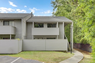 108 Greenmeadow Dr, Goose Creek, SC 29445