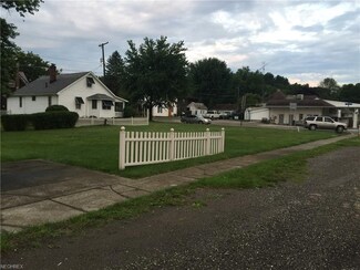 18 E Main St, Dellroy, OH 44620