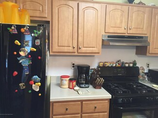 818 Maple St, Lakehurst, NJ 08733