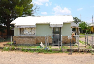 1404 E Avenue F, Alpine, TX 79830