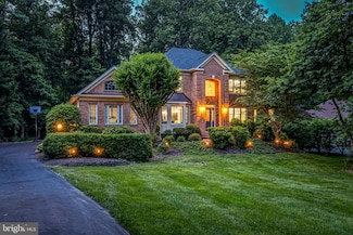 12390 Falkirk Dr, Fairfax, VA 22033