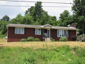 135 Penn Adamsburg Rd, Jeannette, PA 15644