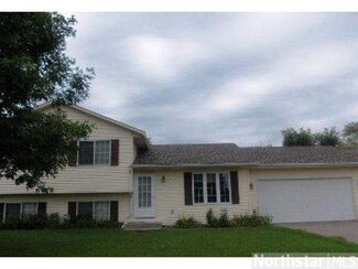 975 Lacy Ct, Belle Plaine, MN 56011