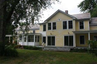 11 Prospect Ct, Hatfield, MA 01038