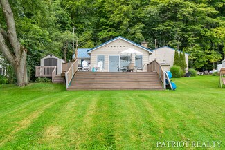 5470 Shady Dr, Newaygo, MI 49337