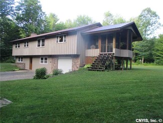 524 Salt Rd, Constantia, NY 13044