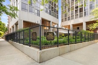 345 W Fullerton Pkwy Unit 402, Chicago, IL 60614
