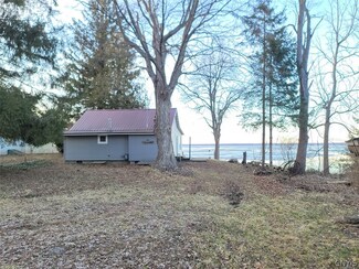 2453 Wilson Point Dr, Chittenango, NY 13037