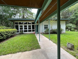 2002 Chowkeebin Nene, Tallahassee, FL 32301