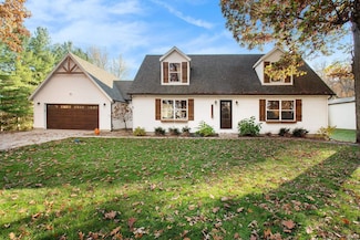 4687 E Woodland Acres Dr, Syracuse, IN 46567