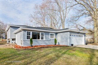 1915 Brentwood Ln, McHenry, IL 60050