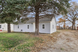 1784 B Ave, Knoxville, IA 50138