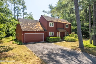 7 Peggy Ann Rd, Queensbury, NY 12804