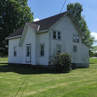 1027 Licking Valley Rd, Newark, OH 43055