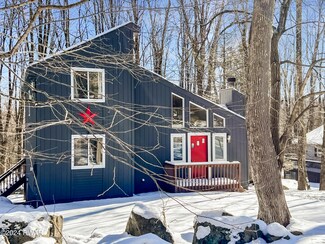 61 Woodridge Dr, Lake Ariel, PA 18436