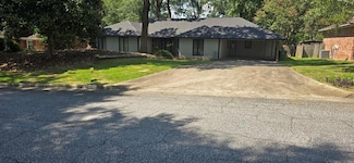 3325 N North Quay Dr, Columbus, GA 31909