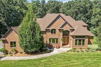 3 Sholan Cir, Harvard, MA 01451