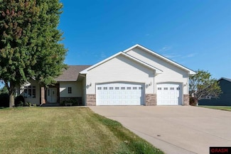 308 Victoria Blvd, Mankato, MN 56001