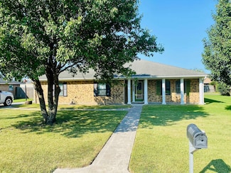 2800 Beldon Dr, Port Arthur, TX 77642