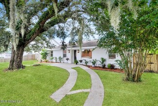 126 Bookter St, Bay Saint Louis, MS 39520