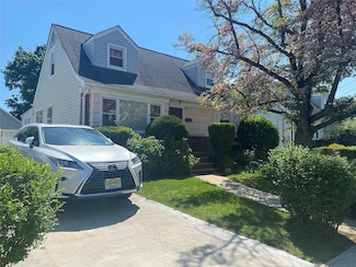 204 Beech St, Valley Stream, NY 11580