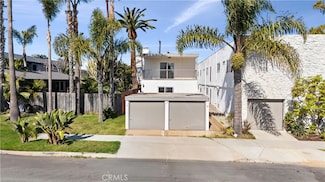 319 14th St Unit B, Huntington Beach, CA 92648