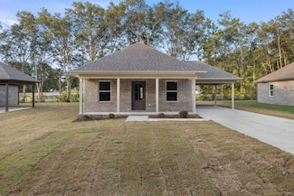 709 Joe Wheeler Dr, Tuscumbia, AL 35674