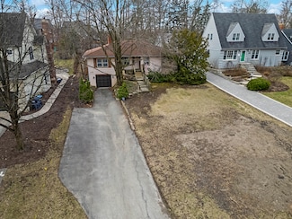 115 Ann St, Clarendon Hills, IL 60514