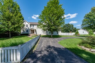 4308 Birch Dr, Gurnee, IL 60031