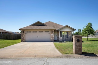 102 Zachary Ln, Carl Junction, MO 64834