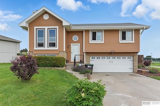 8517 Vernon Ave, Omaha, NE 68134